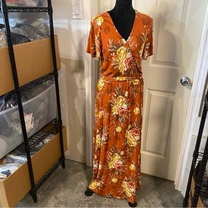 Est. 1946 Dress Women’s Medium Maxi Floral belted VNECK Short Sleeve Dress 54”